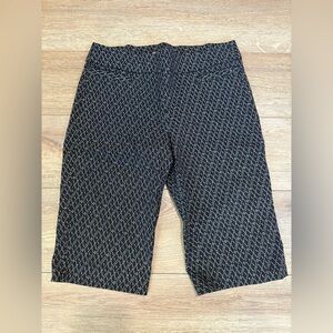 Dana Buchman Black & White Knee Length Shorts
